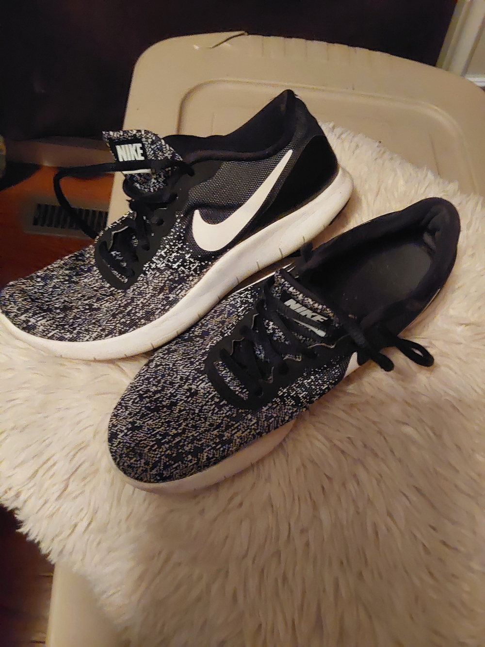 Nike Women’s Black/White Knit Running Shoes